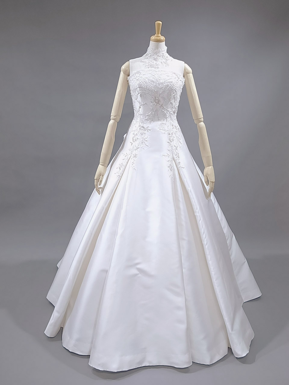 純白 シルク100% ウェディングドレス(プリンセスライン・Aライン 